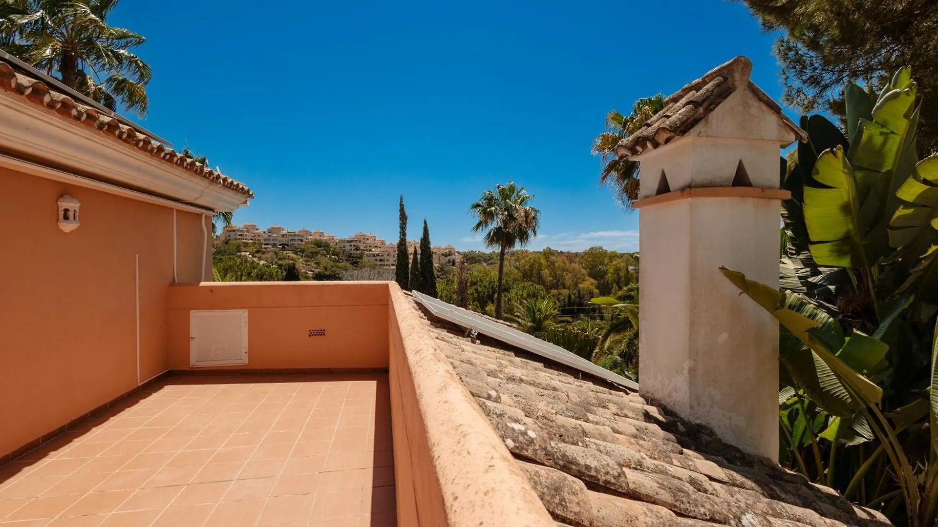 Stunning Villa With Private Pool In Elviria Next To Golf Course Marbella
