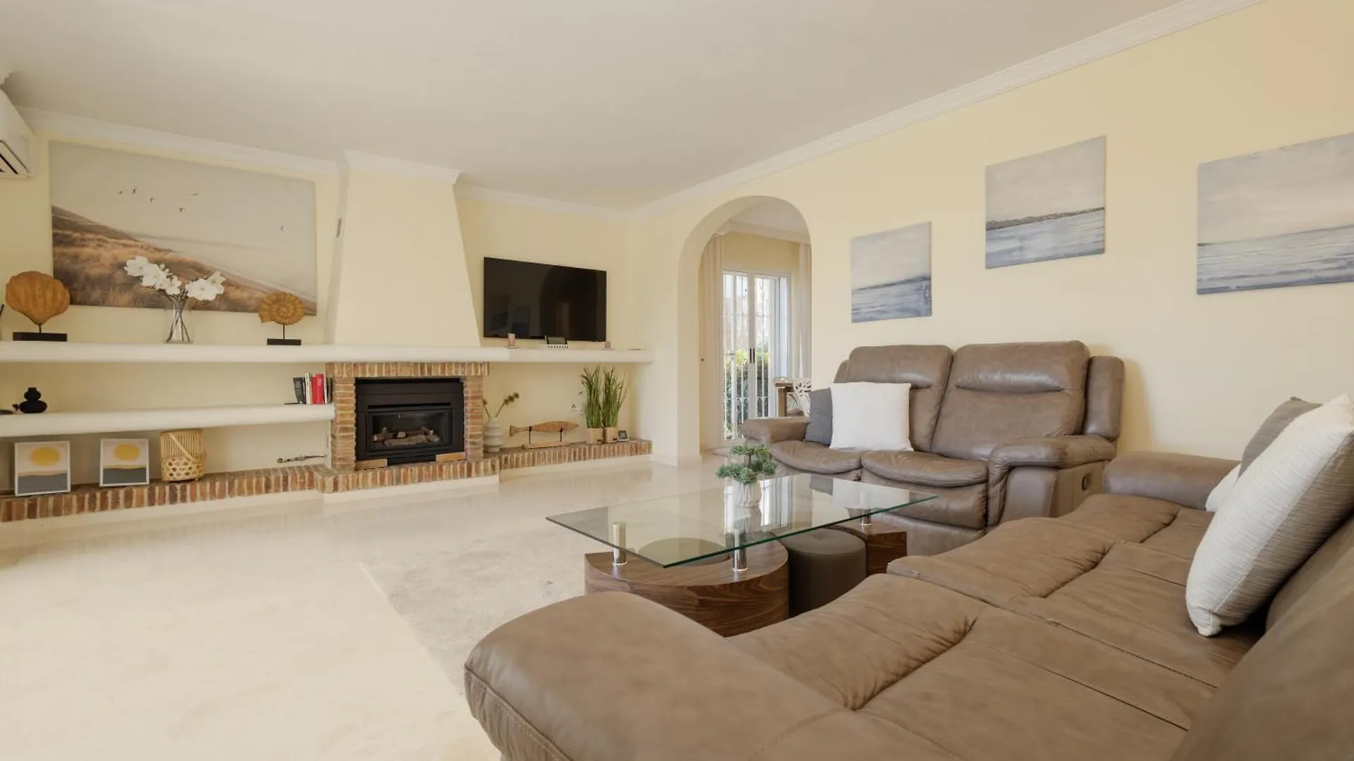Stunning Villa With Private Pool In Elviria Next To Golf Course Marbella 0*,