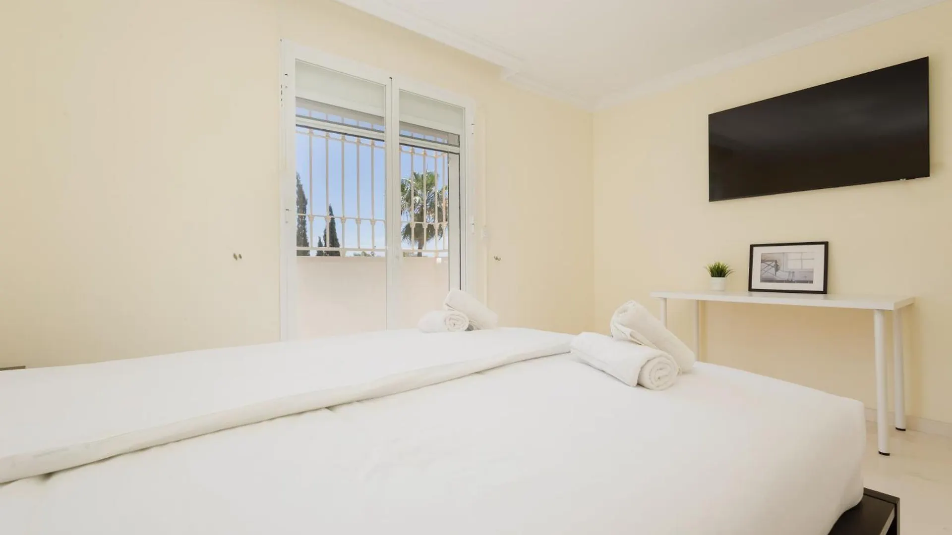 Stunning Villa With Private Pool In Elviria Next To Golf Course Marbella