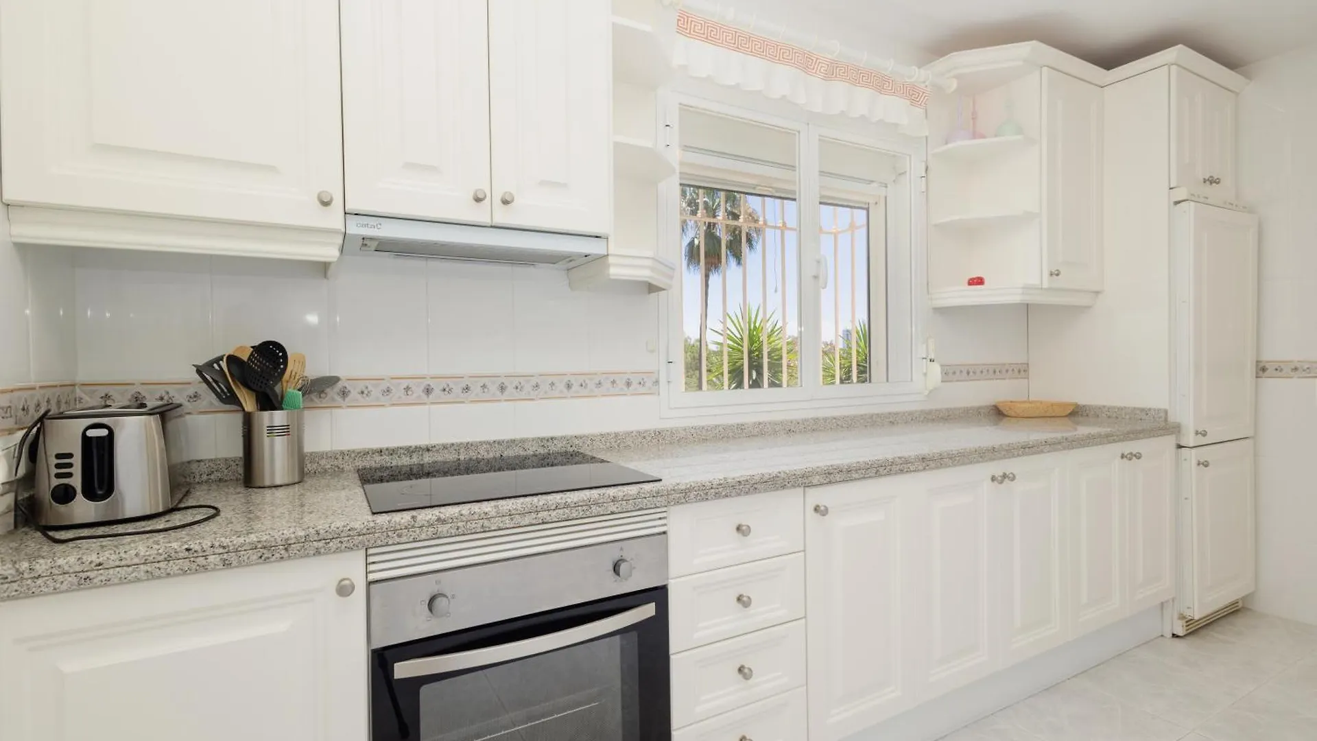 Stunning Villa With Private Pool In Elviria Next To Golf Course Marbella