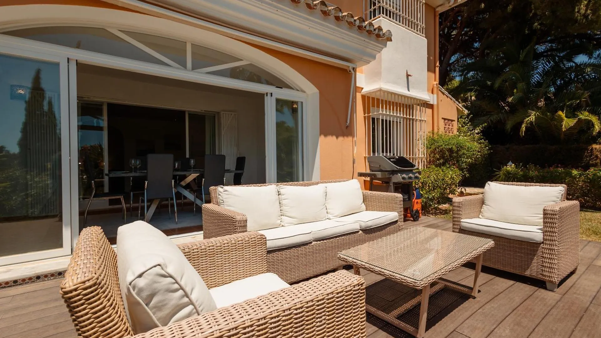 Stunning Villa With Private Pool In Elviria Next To Golf Course Marbella