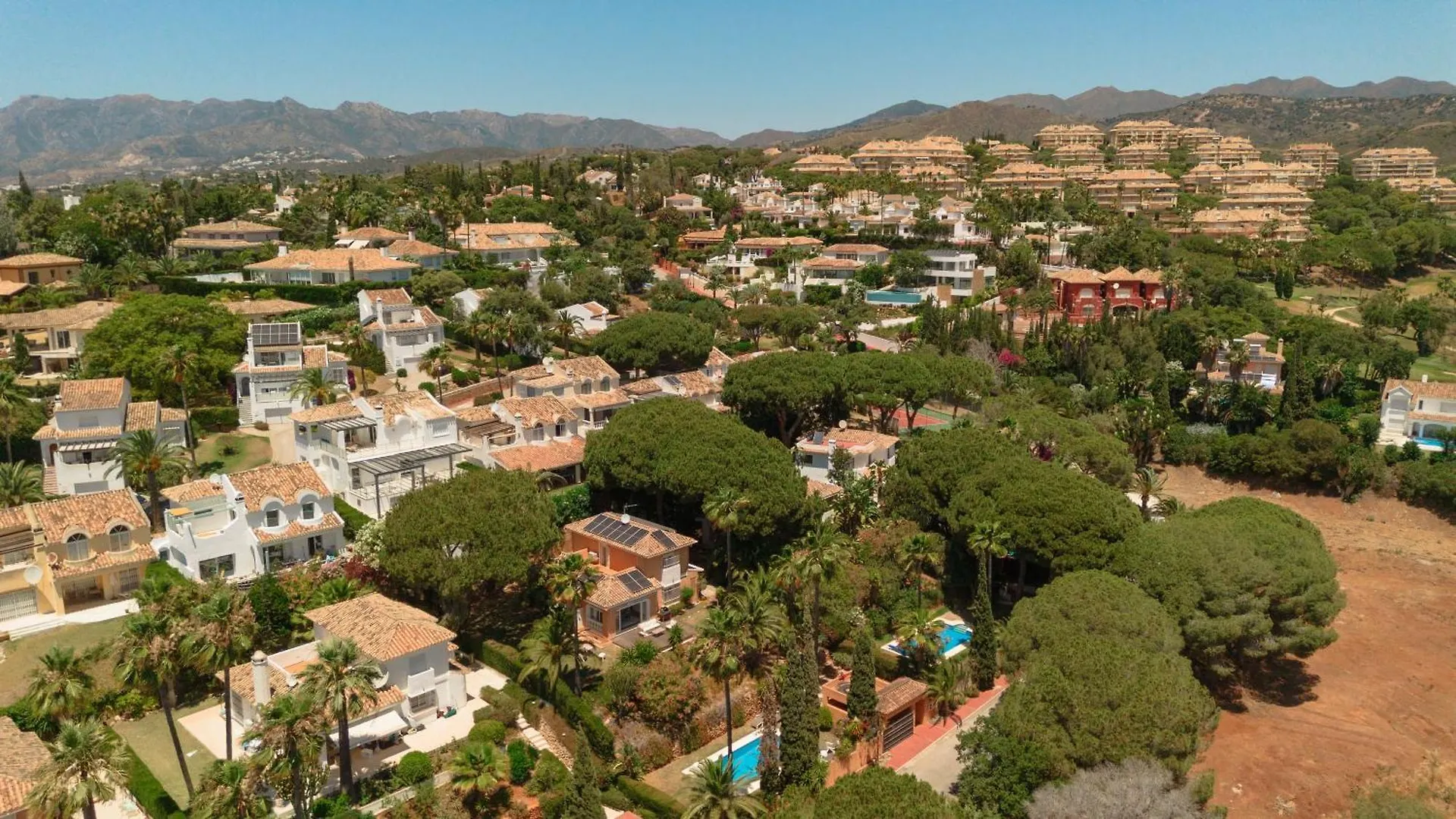 Stunning Villa With Private Pool In Elviria Next To Golf Course Marbella