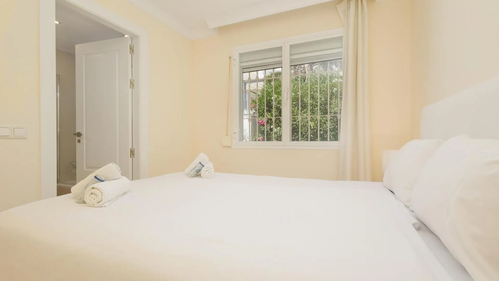 Stunning Villa With Private Pool In Elviria Next To Golf Course Marbellac Espagne
