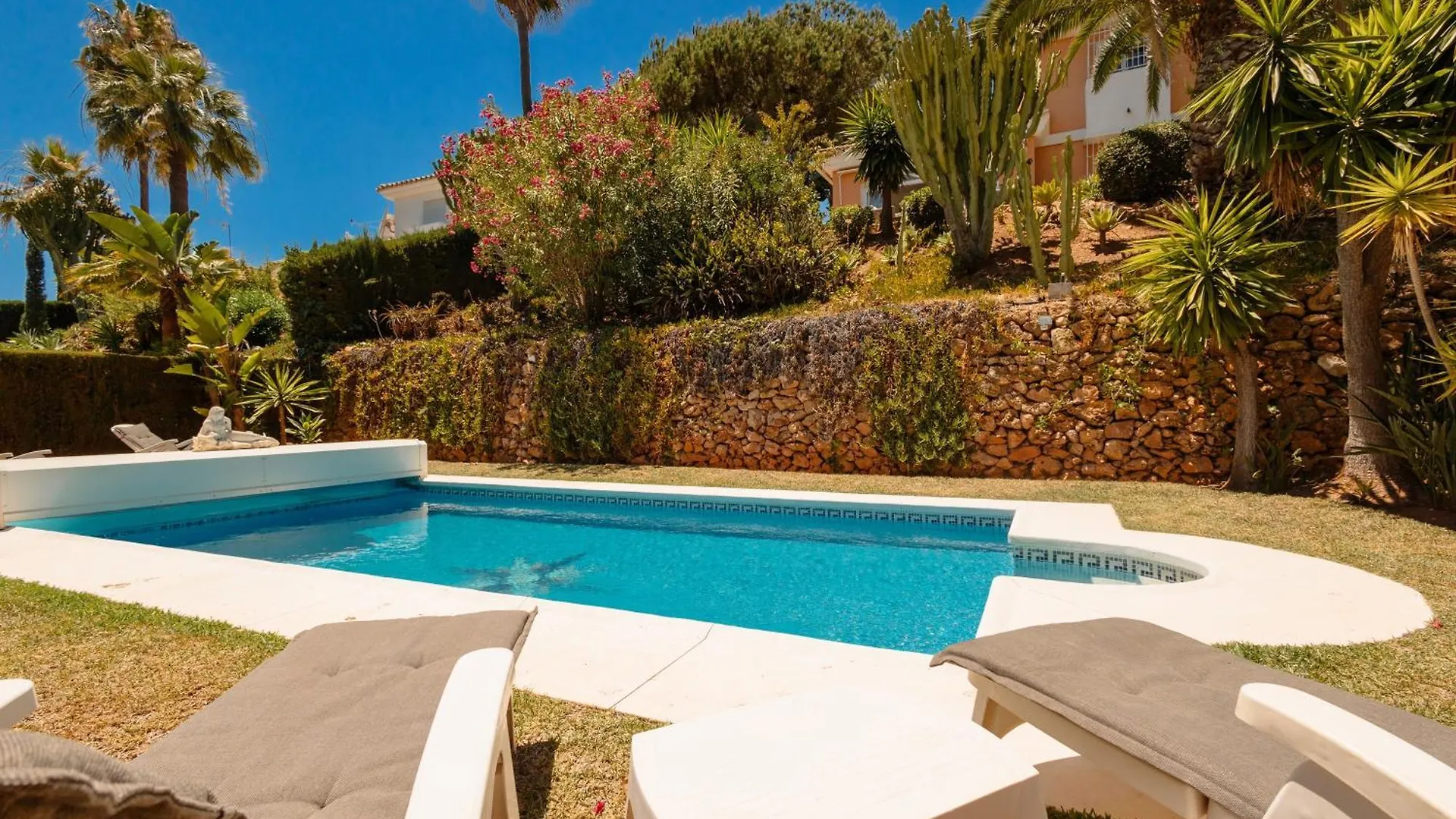 Stunning Villa With Private Pool In Elviria Next To Golf Course Marbella
